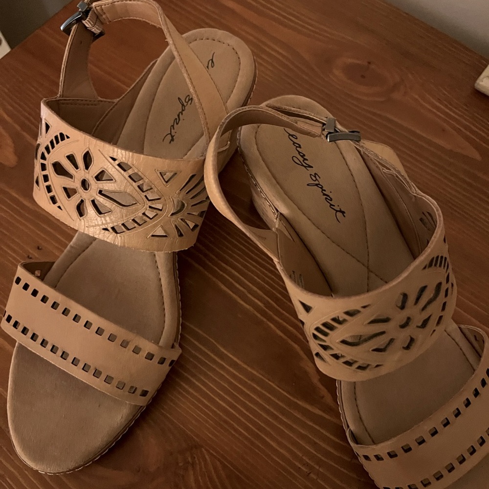 Women’s shoes size 11